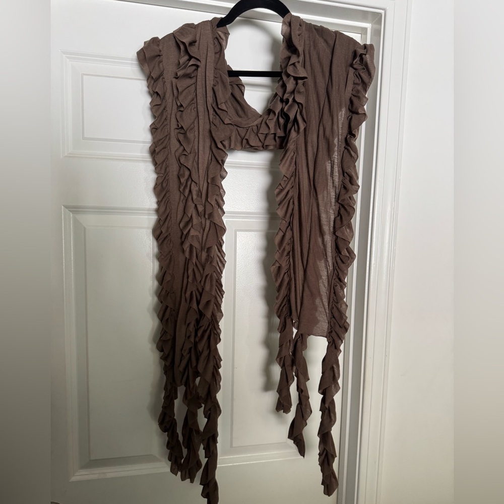 Ruffle scarf